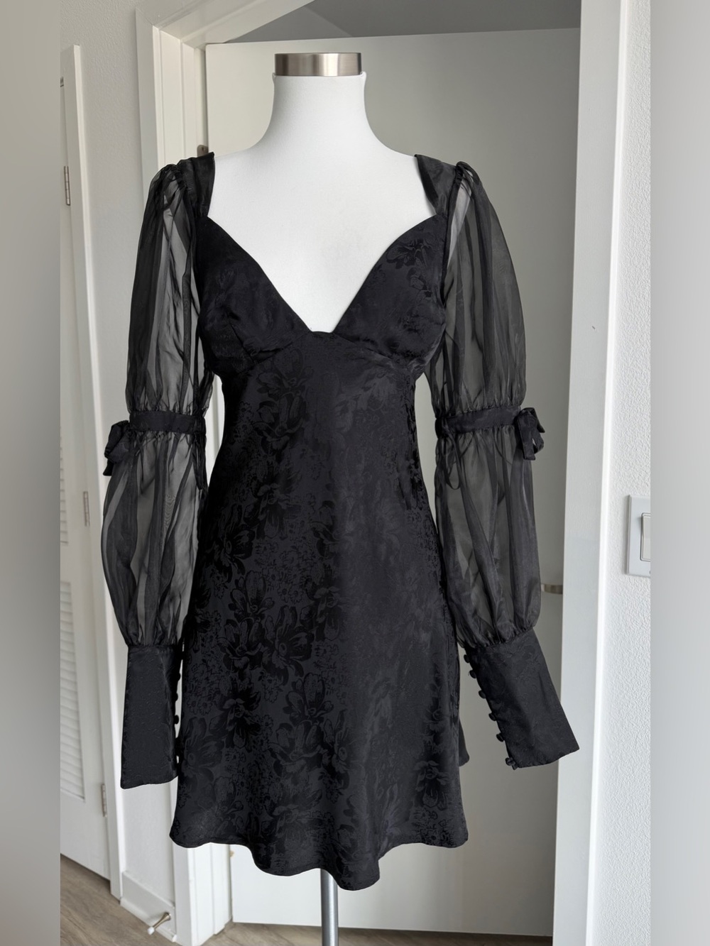 For Love & Lemons Gabrielle Puff-Sleeve Mini Dress (Black) — Size S. - Picture 4 of 15